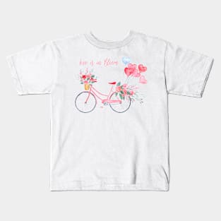 Love is in bloom Kids T-Shirt